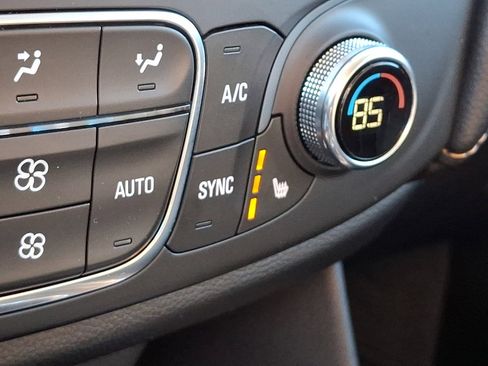 Used 2020 Chevrolet Traverse LT w/ Driver Confidence II Package image 25