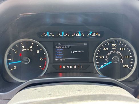 Used 2016 Ford F150 XLT w/ Equipment Group 302A Luxury AWD/4WD image 12