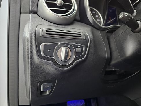 Certified 2022 Mercedes-Benz GLC 300 4MATIC w/ Premium Package Lite image 8