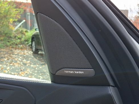 Used 2023 BMW X5 xDrive40i w/ Premium Package image 22