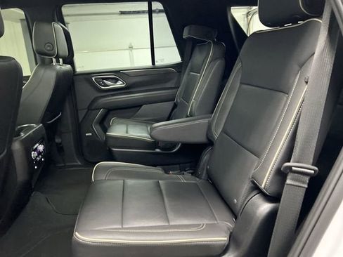 Certified 2022 GMC Yukon SLT w/ SLT Premium Package AWD/4WD image 25