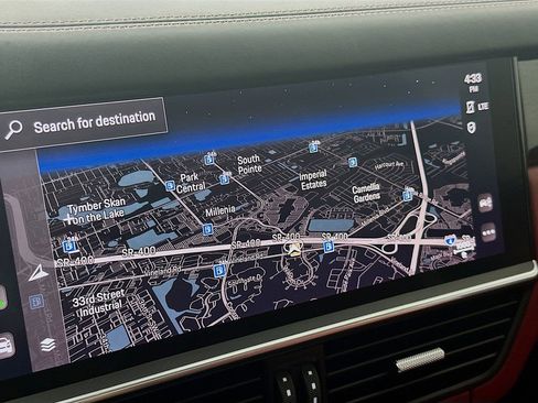 Certified 2023 Porsche Cayenne Platinum Edition image 15