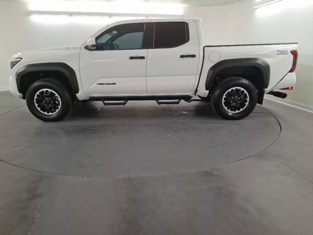 Used 2024 Toyota Tacoma TRD Off-Road AWD/4WD image 16