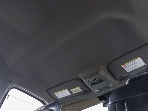 Used 2021 Ford F350 Lariat w/ Chrome Package image 28