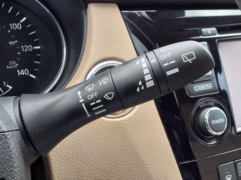 Used 2017 Nissan Rogue SL w/ SL Premium Package FWD image 25