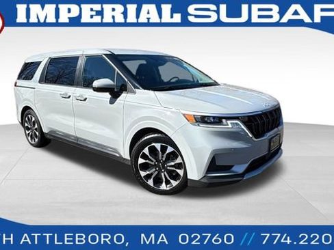 Used 2024 Kia Carnival EX image 1