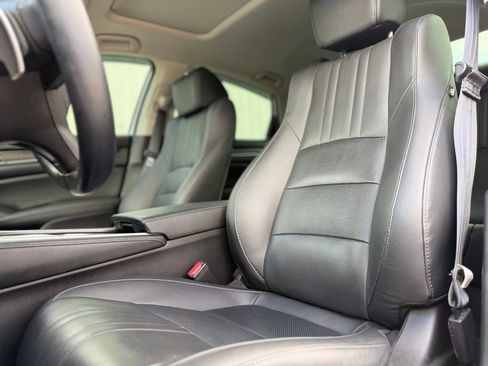 Used 2021 Honda Accord Touring image 11