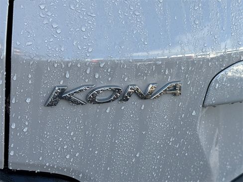 Used 2022 Hyundai Kona SEL image 21