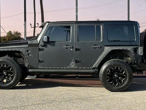 Used 2013 Jeep Wrangler Rubicon AWD/4WD image 4
