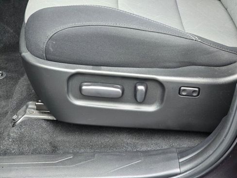 Used 2023 Toyota Tacoma TRD Off-Road w/ Technology Package image 24