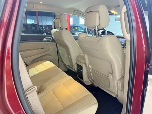 Used 2019 Jeep Grand Cherokee Laredo RWD image 40