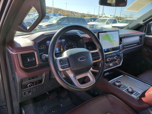 Used 2024 Ford Expedition Max Limited image 12