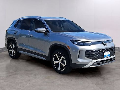 Certified 2026 Volkswagen Tiguan SE AWD/4WD image 3