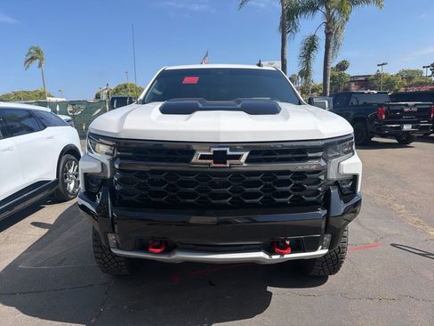 Used 2024 Chevrolet Silverado 1500 ZR2 w/ Technology Package AWD/4WD image 2