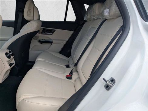 Used 2026 Mercedes-Benz GLC 300 image 14