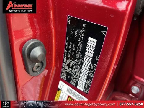 Certified 2024 Toyota Highlander XLE AWD/4WD image 22