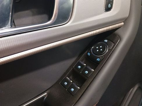 Used 2025 Ford Explorer Active image 7