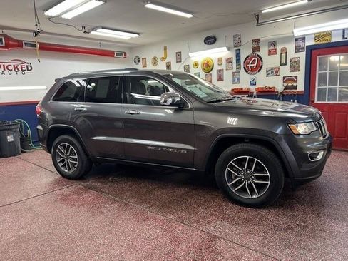 Used 2019 Jeep Grand Cherokee Limited AWD/4WD image 4