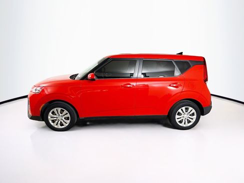 Used 2022 Kia Soul LX image 7