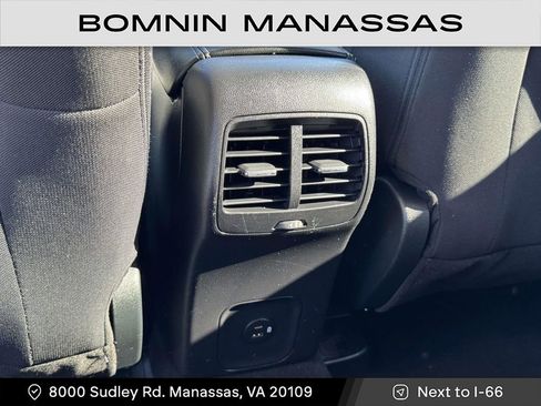 Used 2022 Ford Escape SE w/ SE Sport Appearance Package image 13