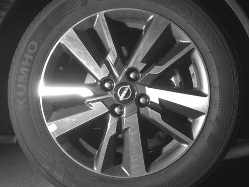 Used 2025 Nissan Versa SV image 13