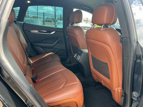 Used 2018 Maserati Levante AWD/4WD image 16