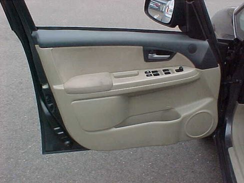 Used 2010 Suzuki SX4 LE FWD image 15