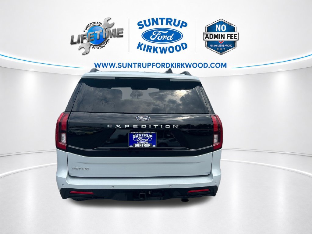 Used 2025 Ford Expedition Active AWD/4WD image 4