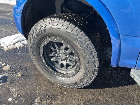 Used 2018 Ford F150 Lariat w/ Equipment Group 502A Luxury image 9