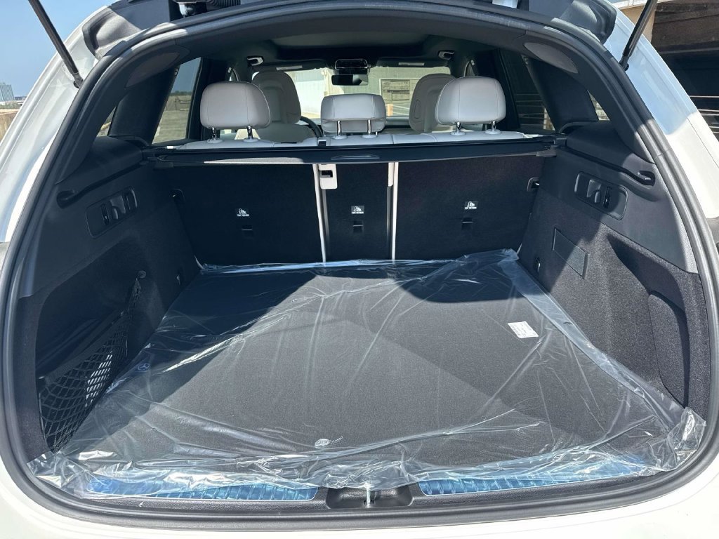 Used 2026 Mercedes-Benz GLC 300 image 5