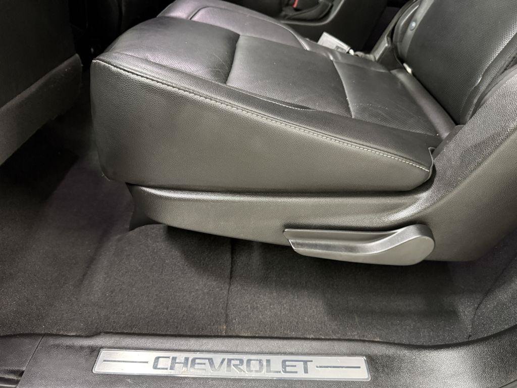 Used 2020 Chevrolet Suburban Premier AWD/4WD image 32