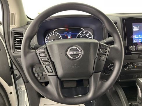 Used 2024 Nissan Frontier S AWD/4WD image 21