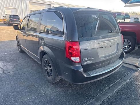 Used 2019 Dodge Grand Caravan GT image 4
