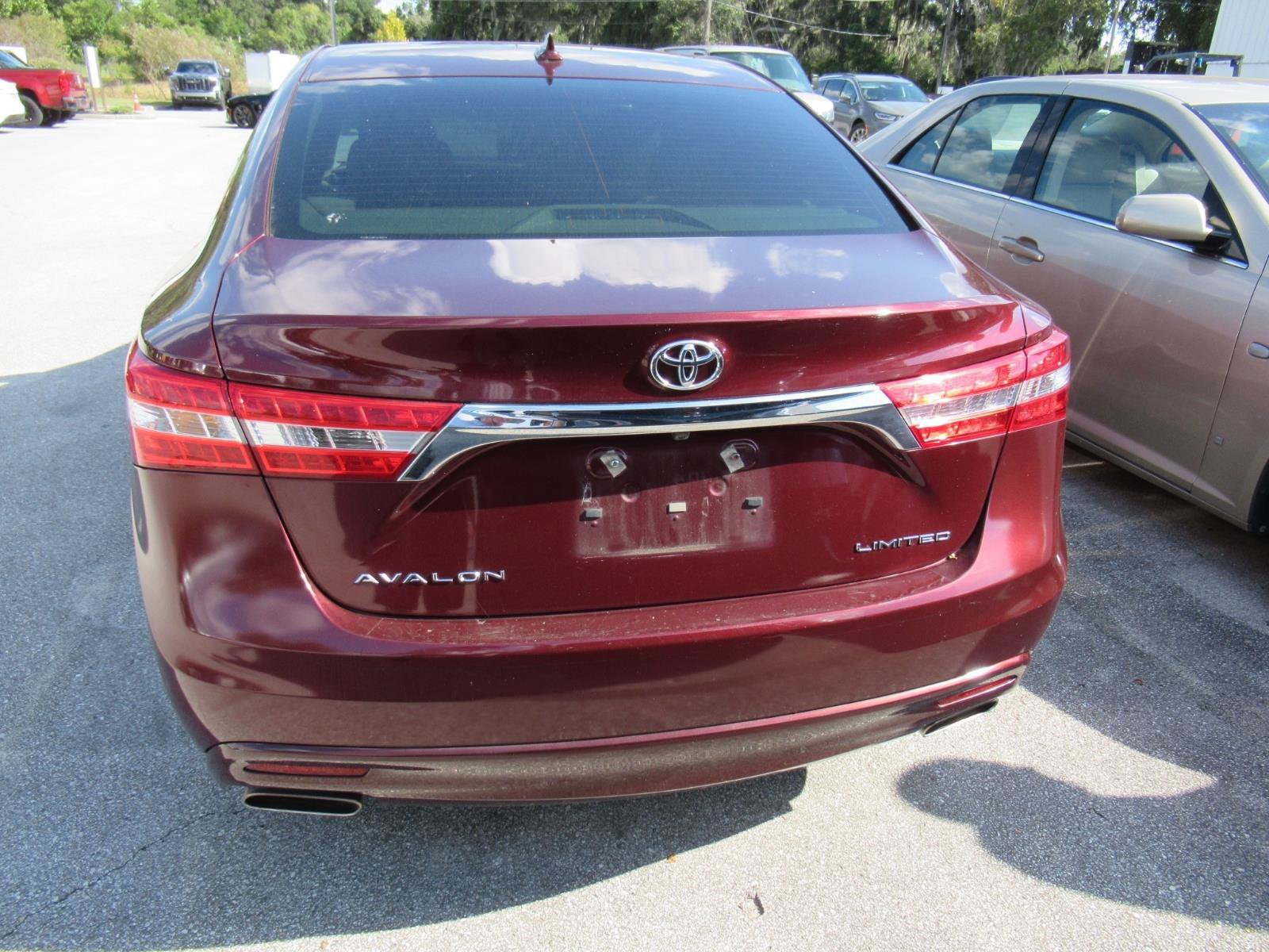 Used 2015 Toyota Avalon Limited w/ Technology Package FWD image 7