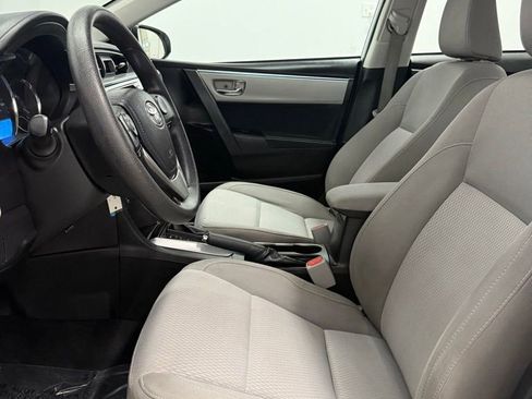 Used 2015 Toyota Corolla LE image 10