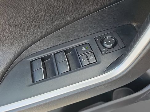 Used 2023 Toyota RAV4 XSE AWD/4WD image 31