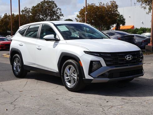 Used 2025 Hyundai Tucson SE image 50