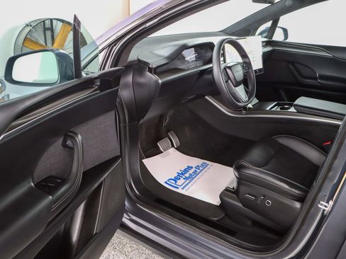 Used 2023 Tesla Model X Plaid AWD/4WD image 3