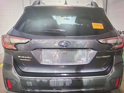 Used 2022 Subaru Outback Premium AWD/4WD image 6