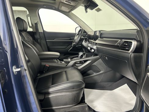Certified 2025 Kia Telluride S image 46