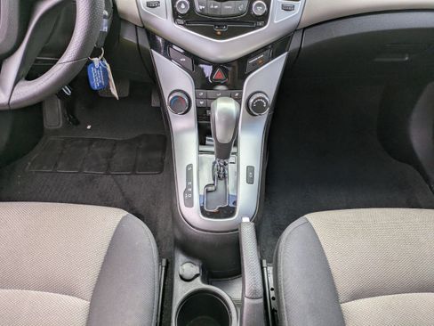 Used 2016 Chevrolet Cruze LS image 18