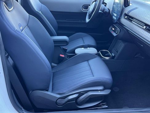 Used 2025 MINI Cooper 2-Door Hardtop image 26