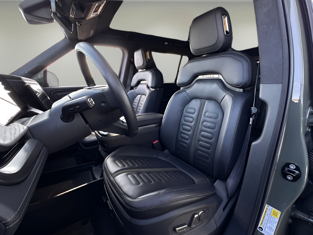 Used 2022 Rivian R1S Launch Edition Quad AWD/4WD image 5