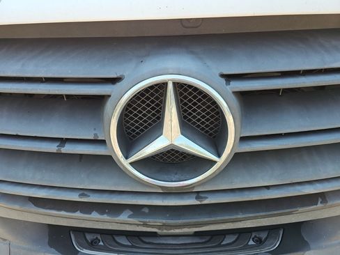 Used 2021 Mercedes-Benz Sprinter 2500 image 10