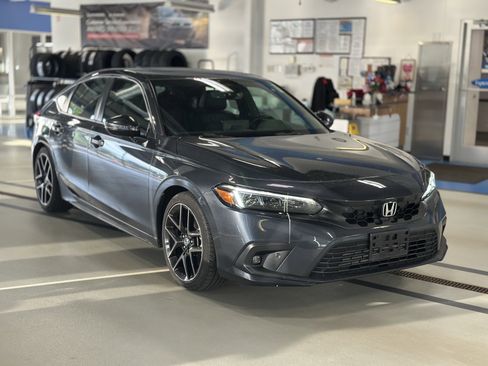 Used 2022 Honda Civic Sport Touring image 3