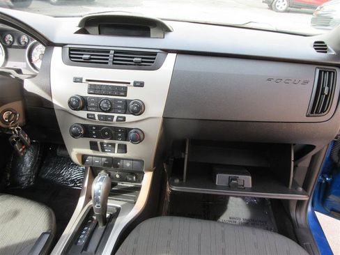 Used 2011 Ford Focus SE FWD image 22