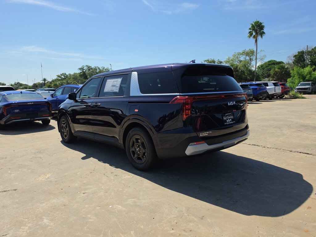 New 2027 Kia Carnival LX FWD image 6