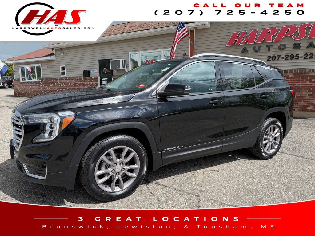 Used 2024 GMC Terrain SLT AWD/4WD image 2