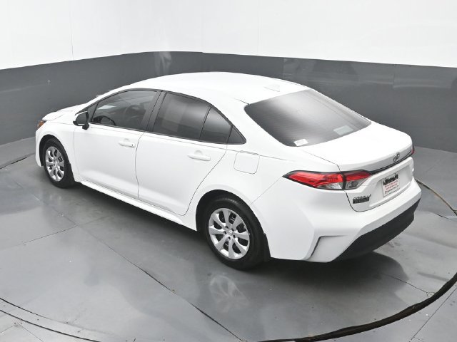 Used 2025 Toyota Corolla LE FWD image 25