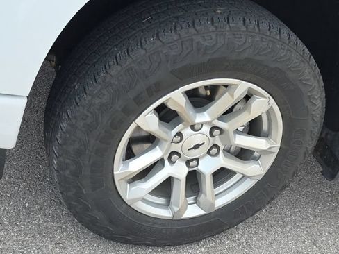 Used 2023 Chevrolet Silverado 1500 RST AWD/4WD image 10